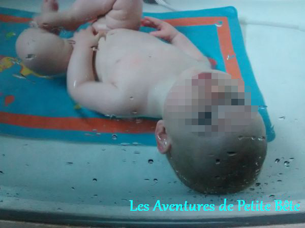 Le Bain Libre Pour Bebe Et Parent Les Aventures De Petite Bete